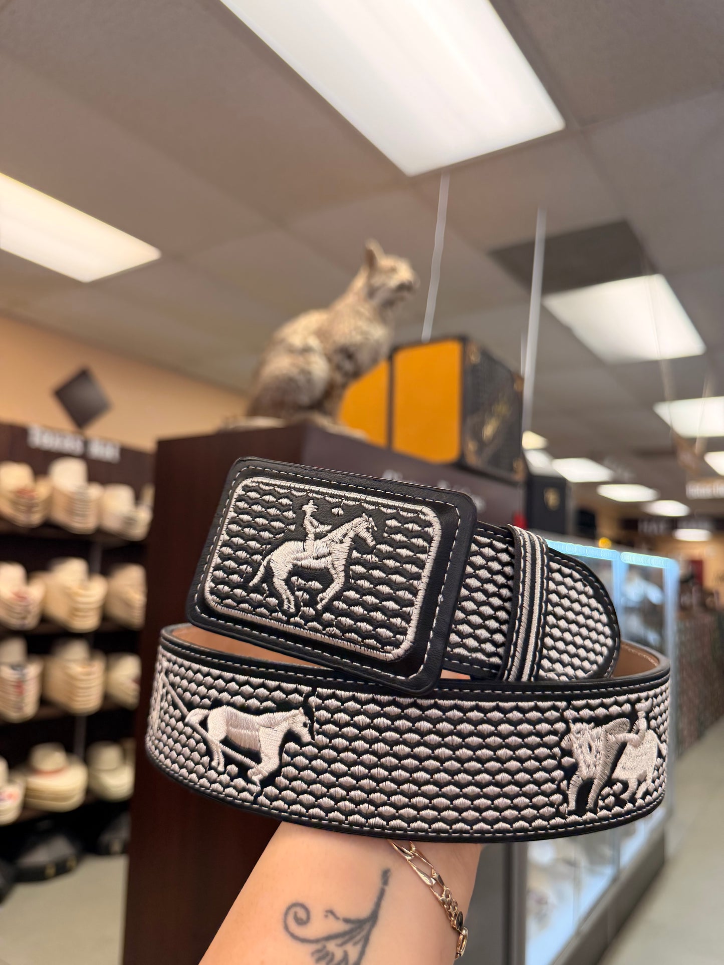 Men western belts piteado white and black