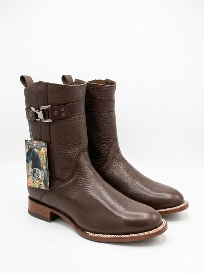 Men boots brown oval