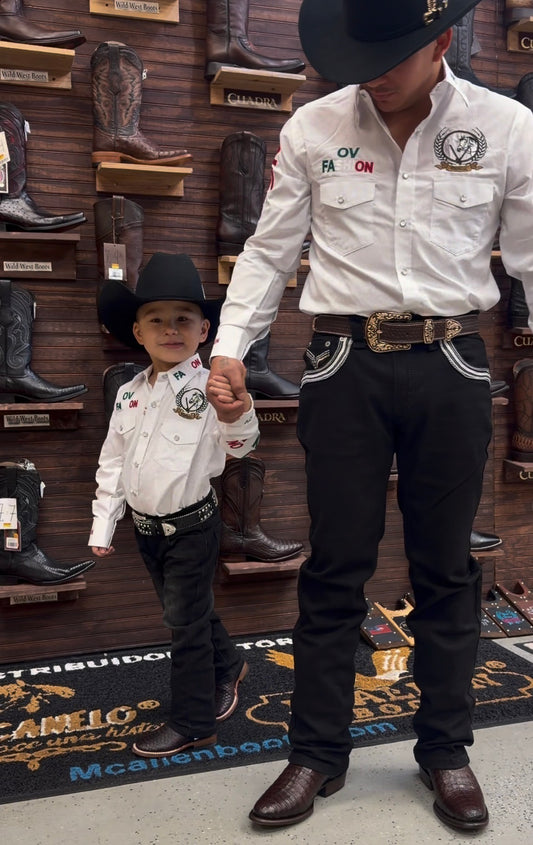 Moda infantil OV blanca con letras de colores de México