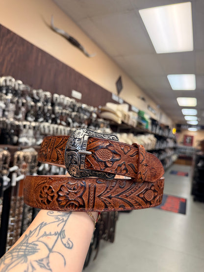 Men Wester leather belts coñac