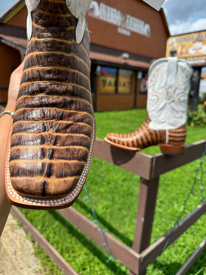 Men Wide Square Toe Orix With Brown Caimán Tail Print Boots