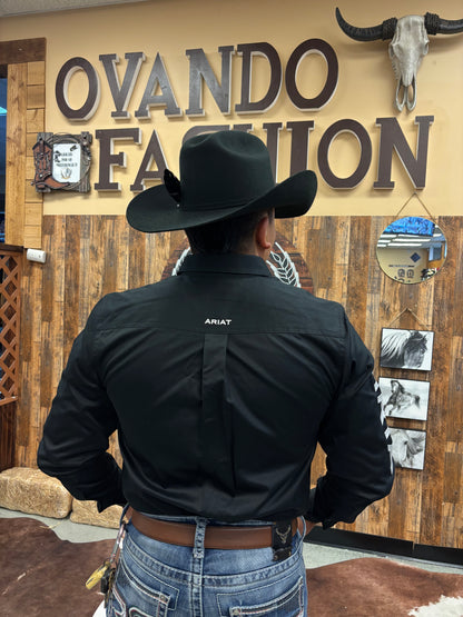 Camisa clásica de ajuste clásico para hombre Ariat con logo del equipo en sarga