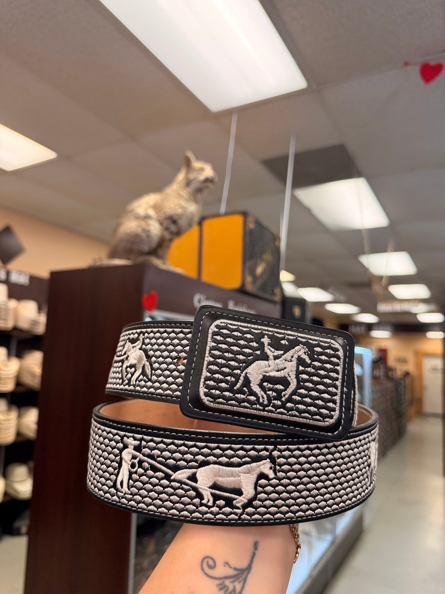 Men western belts piteado white and black