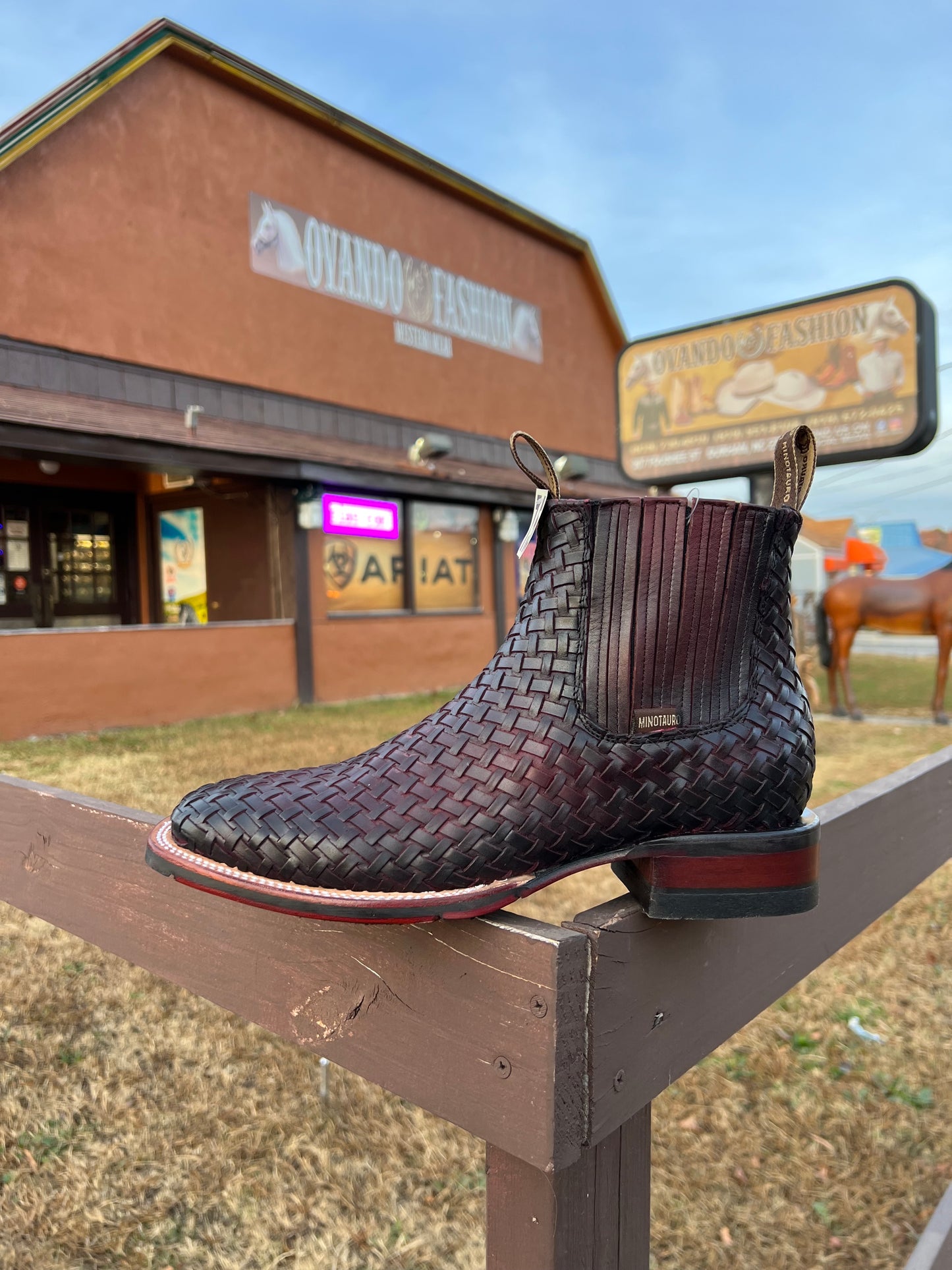 Botin Rodeo Petatillo Black Cherry Square Toe With Jumper Sole