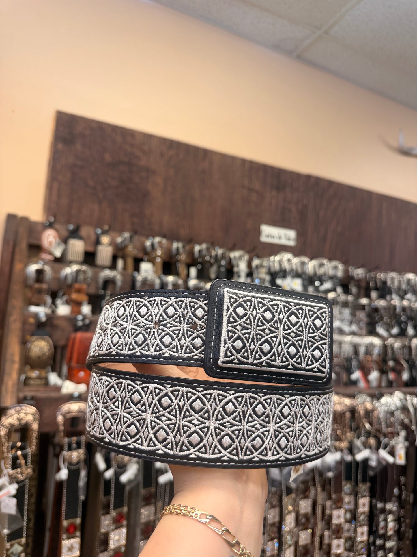 Men western belts piteado black and white