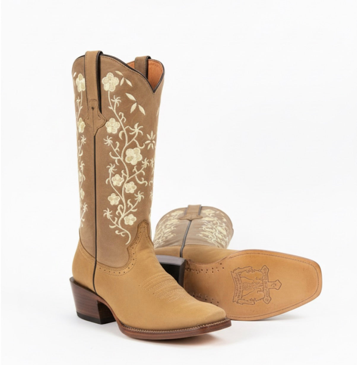 Loca marrón con bordado floral vintage en punta de rodeo